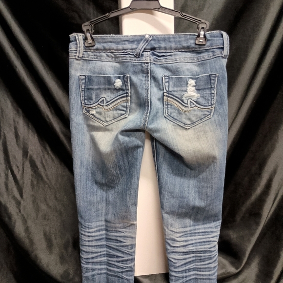 Distressed Blue Jeans for Women - Picture 15 of 17